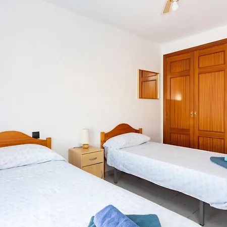 Family -3 Bedrooms And Rooftop * El Medano (Tenerife)